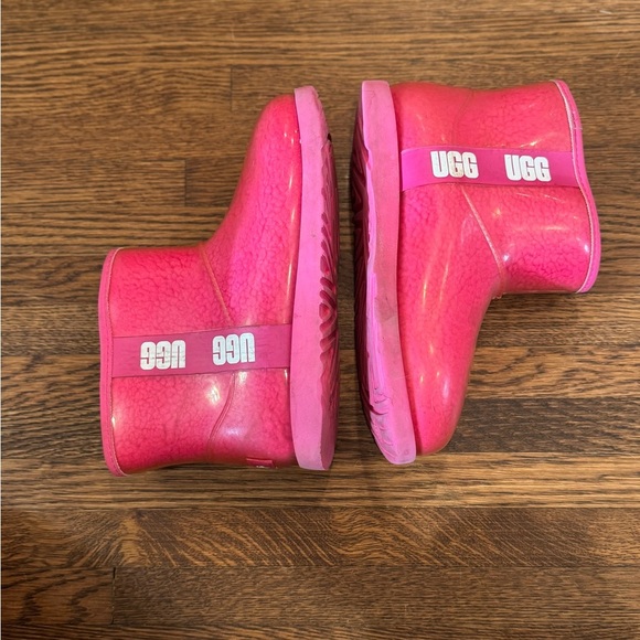 UGG Mini II Classic Clear Boot in Bright Pink Waterproof Rainboot Size 6 - Picture 5 of 10